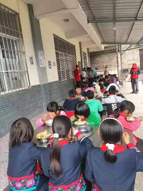 霓裳民族服饰爱心公益捐赠民族校服 (57)