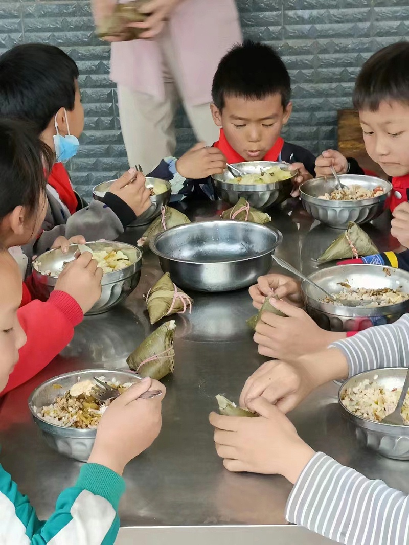 霓裳民族服饰爱心公益捐赠民族校服 (74)