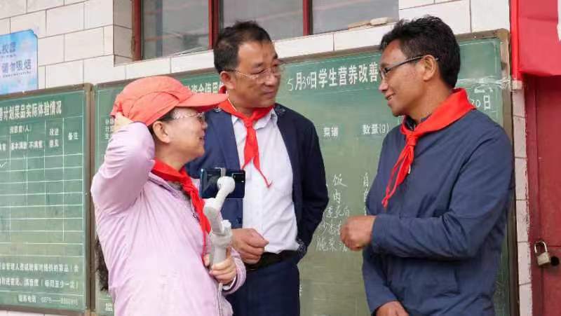 霓裳民族服饰爱心公益捐赠民族校服 (95)
