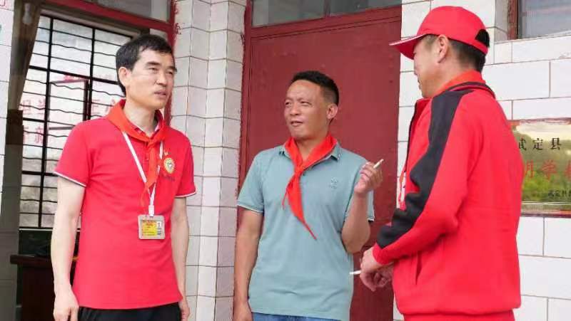 霓裳民族服饰爱心公益捐赠民族校服 (96)