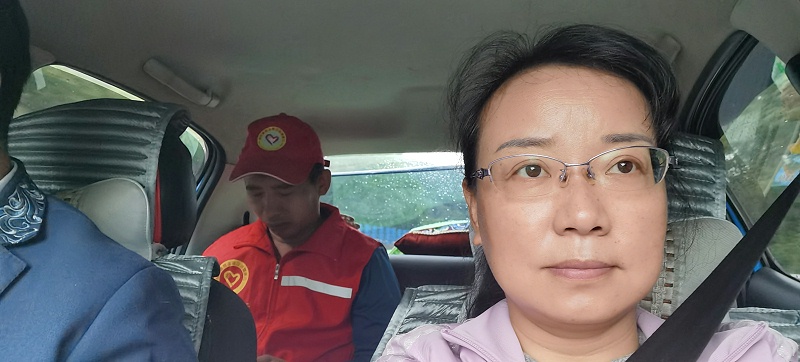 霓裳民族服饰爱心公益捐赠民族校服 (1)