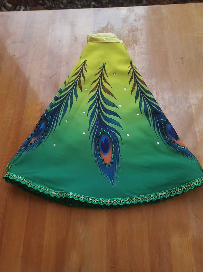 孔雀群舞服装实物 (1)