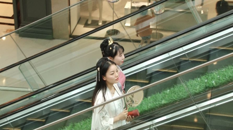 民族服饰原美了！看看平阳美女们如何演绎民族服饰！ (7)