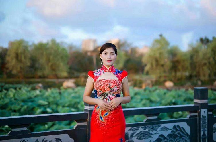 民族服饰原美了！看看平阳美女们如何演绎民族服饰！ (3)