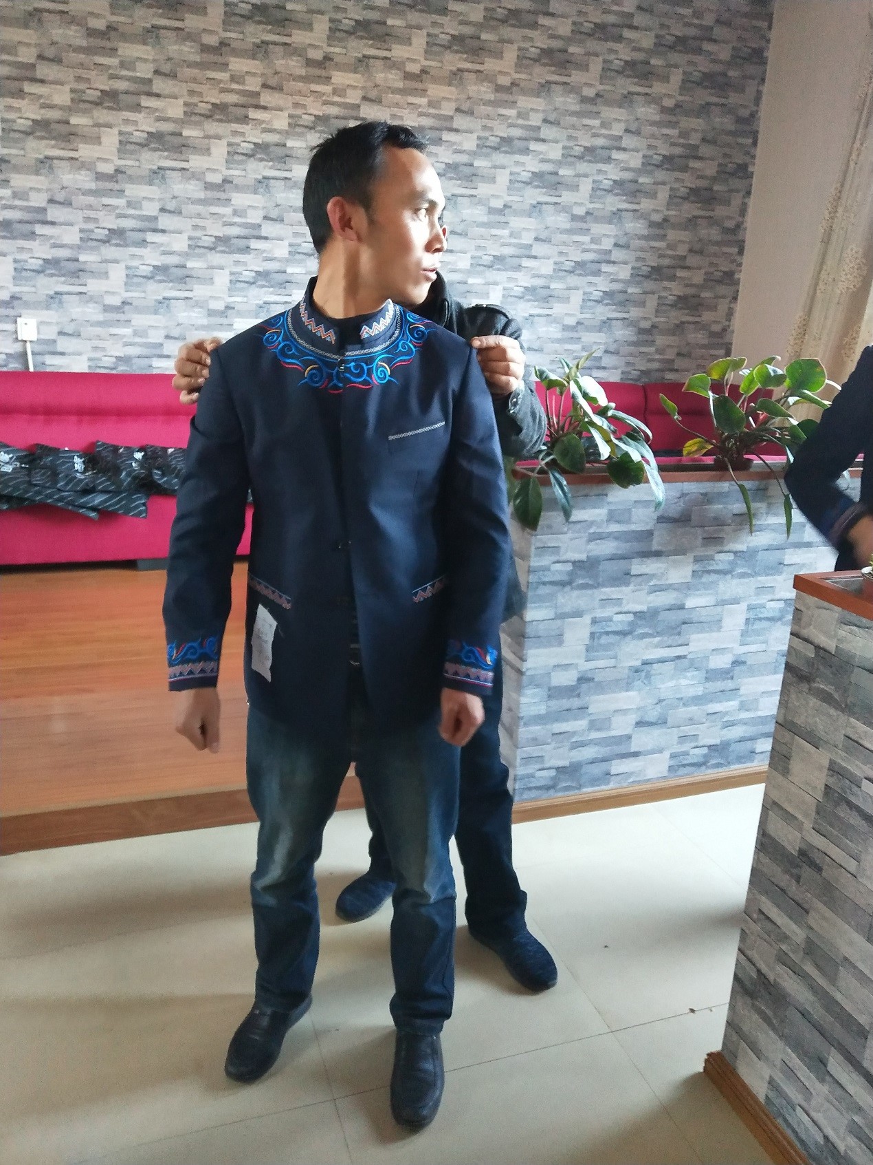 禄劝少数民族小学定制教师彝族民族风格职业服装